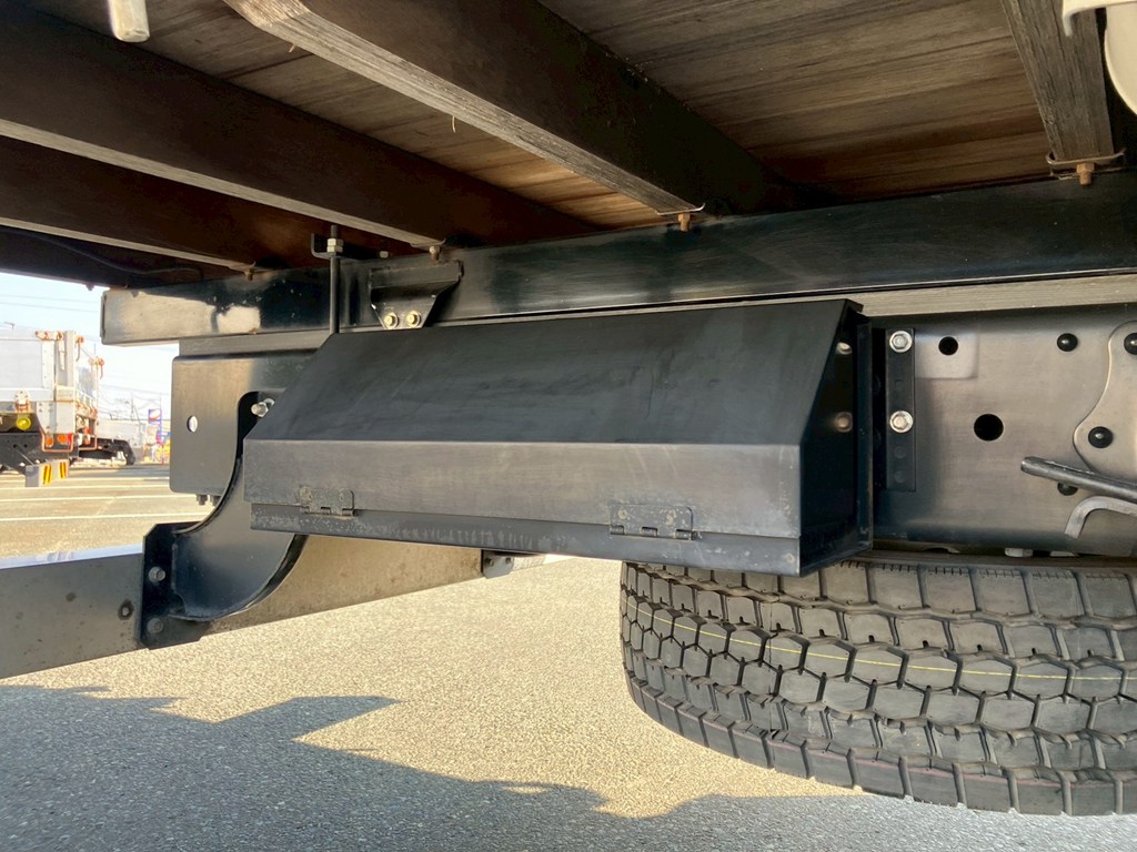 ボディー運転席側後方に工具箱が付いています。|日野 レンジャー 2PG-FJ2ABAの写真11