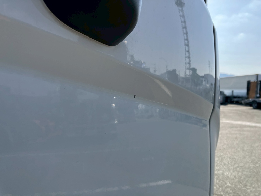 運転席ドアに小傷があります。|日野 レンジャー 2PG-FJ2ABAの写真19