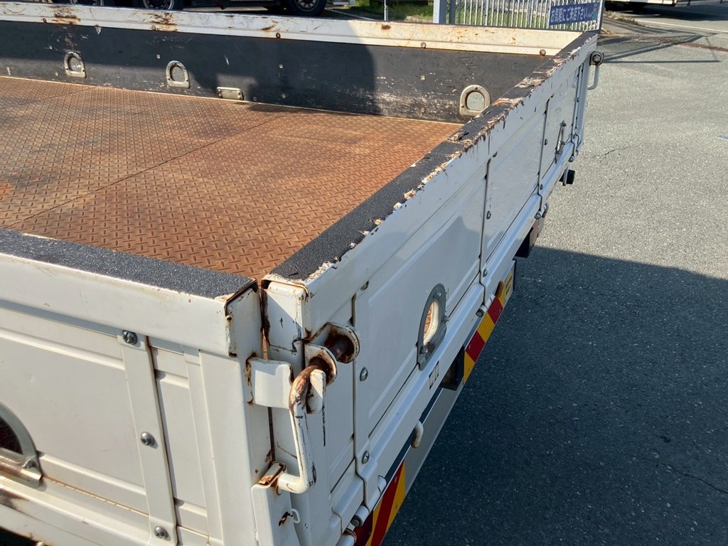 リアアオリ上部に使用傷、錆があります。|日野 レンジャー 2PG-FJ2ABAの写真25