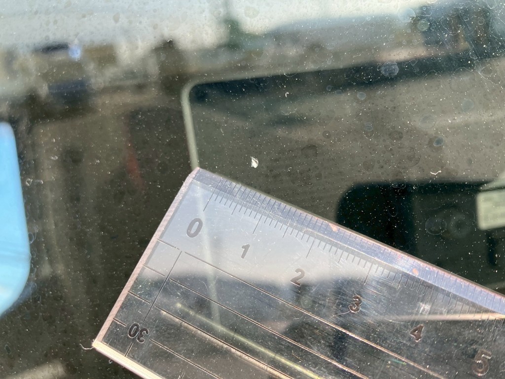 フロントガラスに小傷があります。|日野 レンジャー 2PG-FJ2ABAの写真28