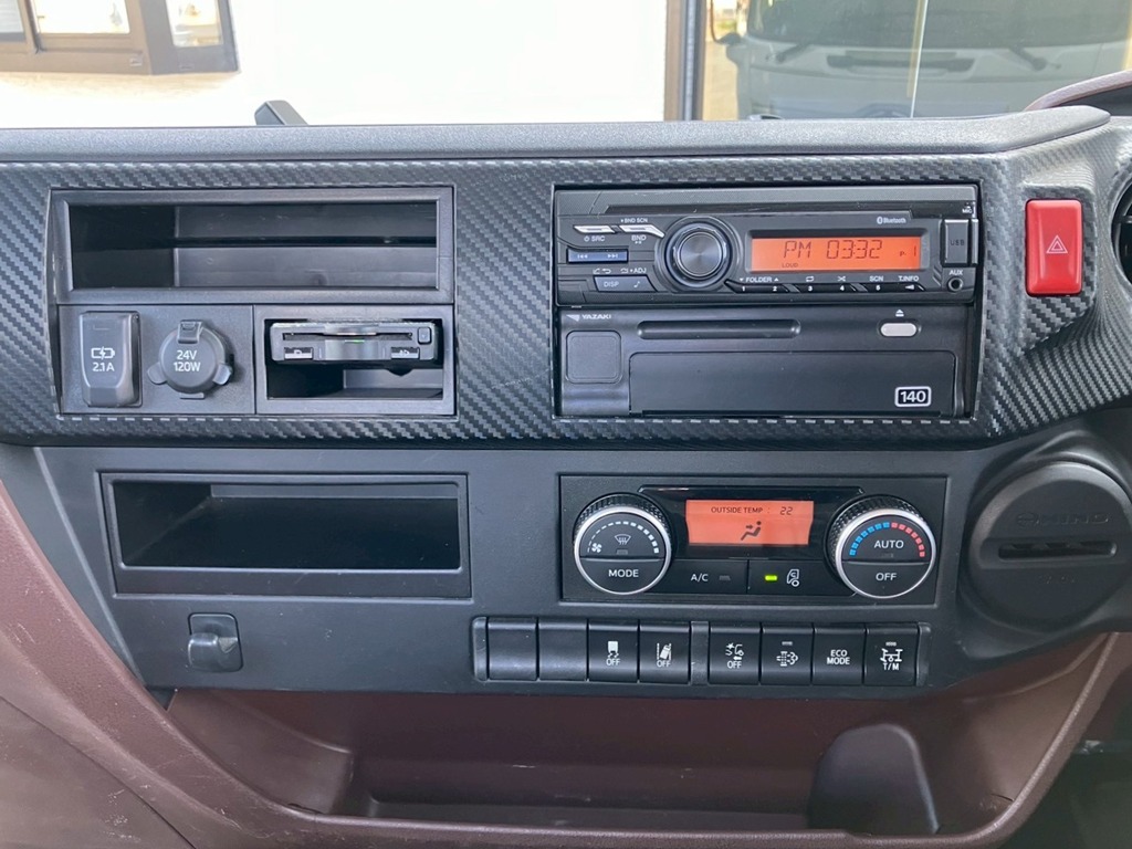 インパネ周りの状態です。|日野 レンジャー 2PG-FJ2ABAの写真33