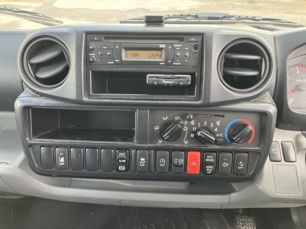 インパネ周りの状態です。|日野 デュトロ TKG-XZU605M(2WD)の写真29