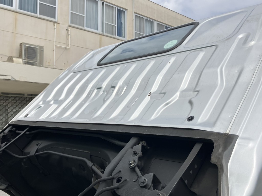 キャブバック下部は、防錆塗装されています。|日野 デュトロ TKG-XZU605M(2WD)の写真34