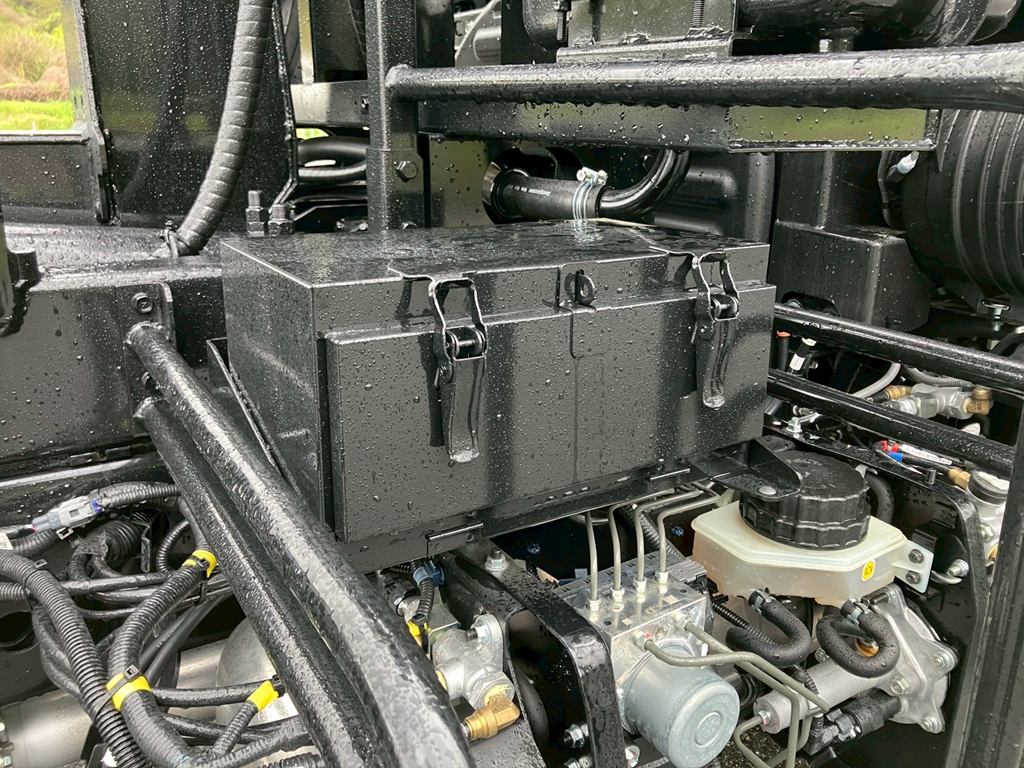つい立運転席側に工具箱が付いています。|日野 レンジャー 2PG-FD2ABA(2WD)の写真10