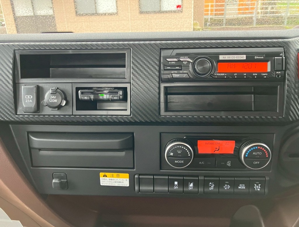 インパネ周りの状態です。|日野 レンジャー 2PG-FD2ABA(2WD)の写真18