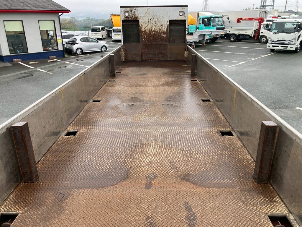 11|いすゞ ギガ QKG-CYM77Aの写真11