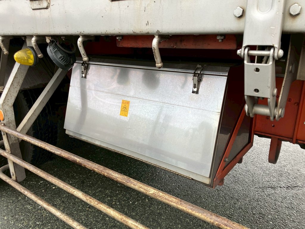 13|いすゞ ギガ QKG-CYM77Aの写真13