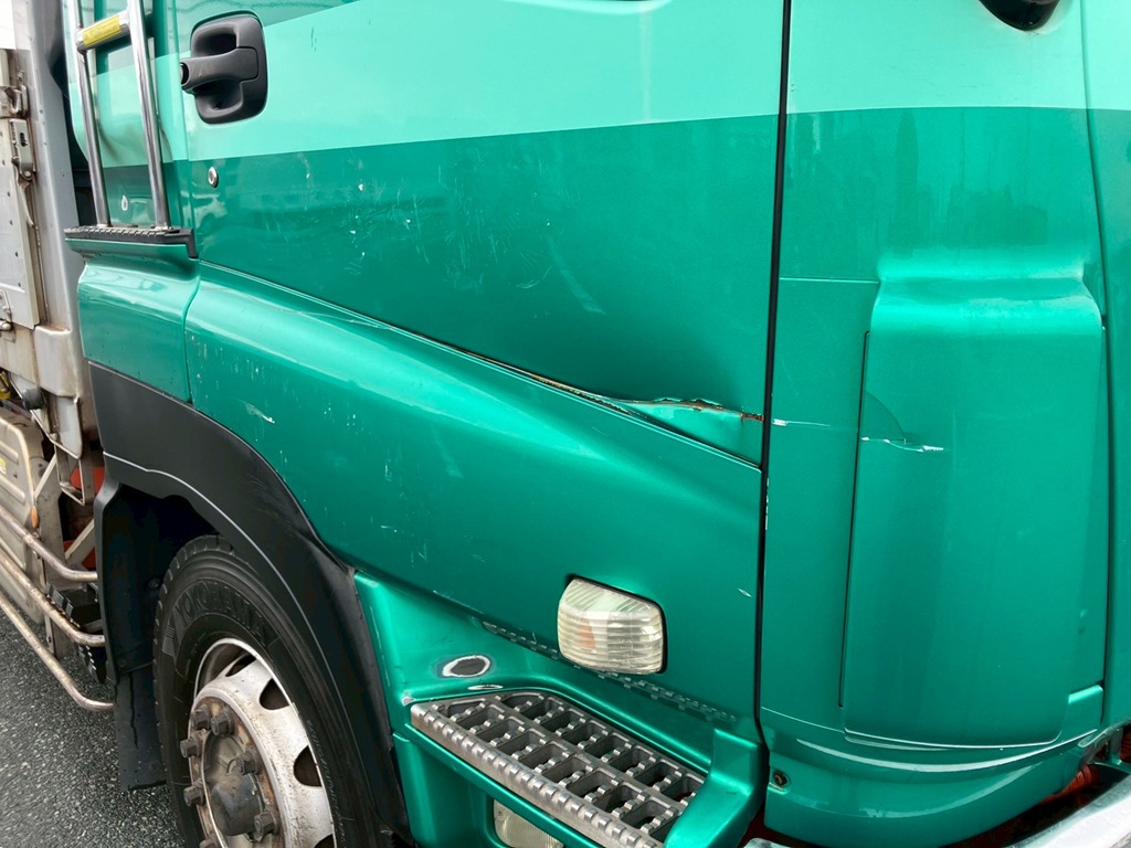 23|いすゞ ギガ QKG-CYM77Aの写真23