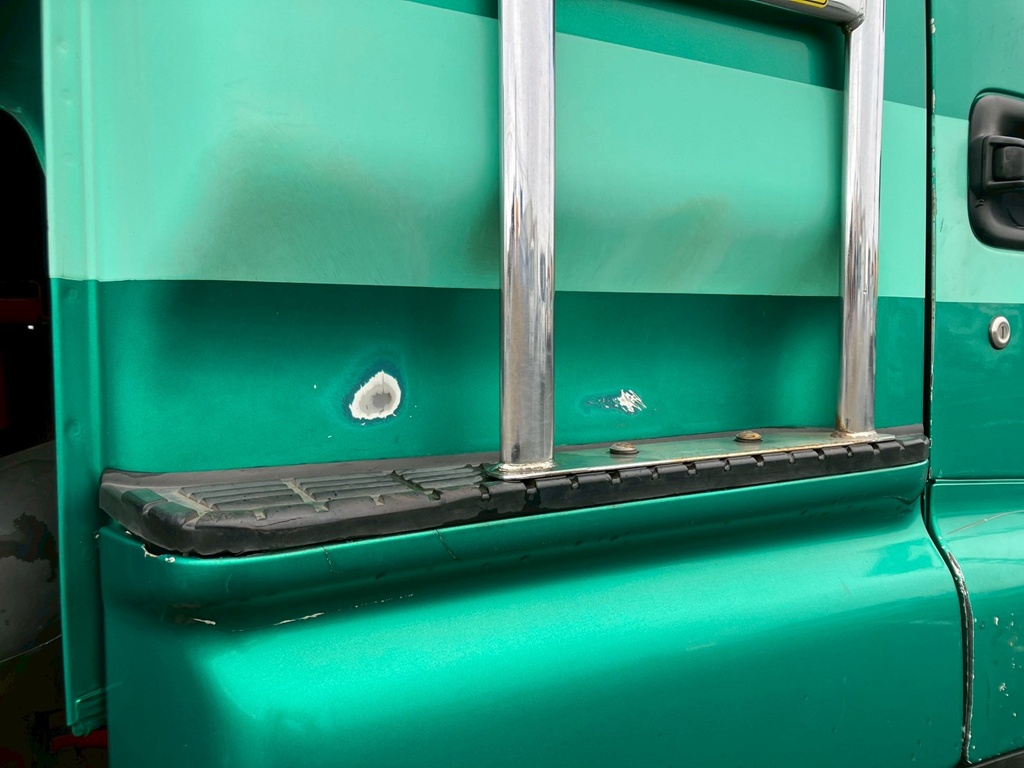 25|いすゞ ギガ QKG-CYM77Aの写真25