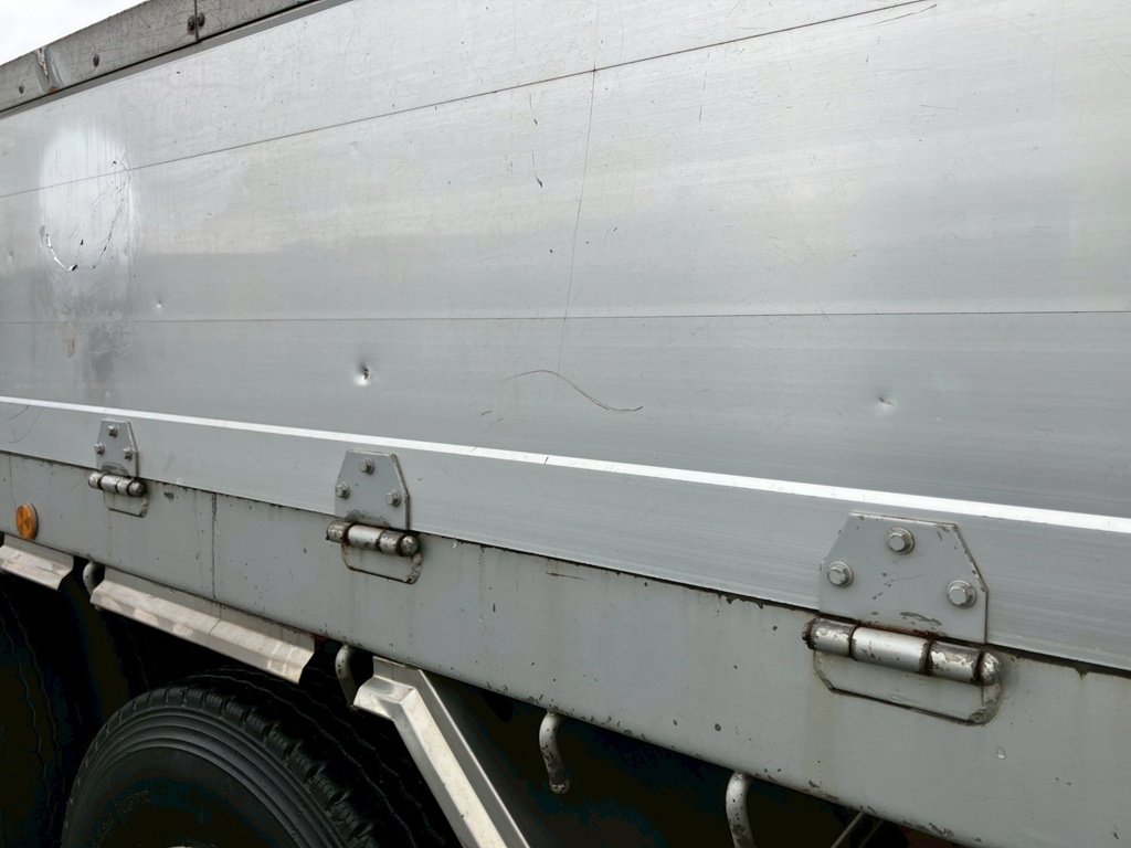 33|いすゞ ギガ QKG-CYM77Aの写真33