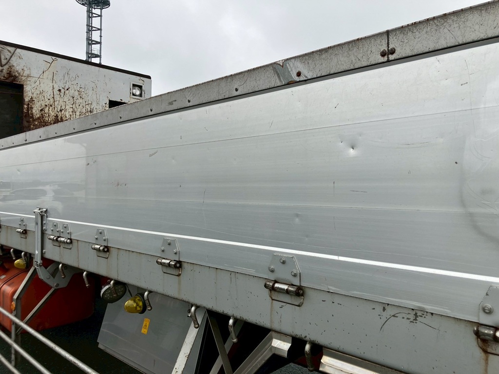 37|いすゞ ギガ QKG-CYM77Aの写真37