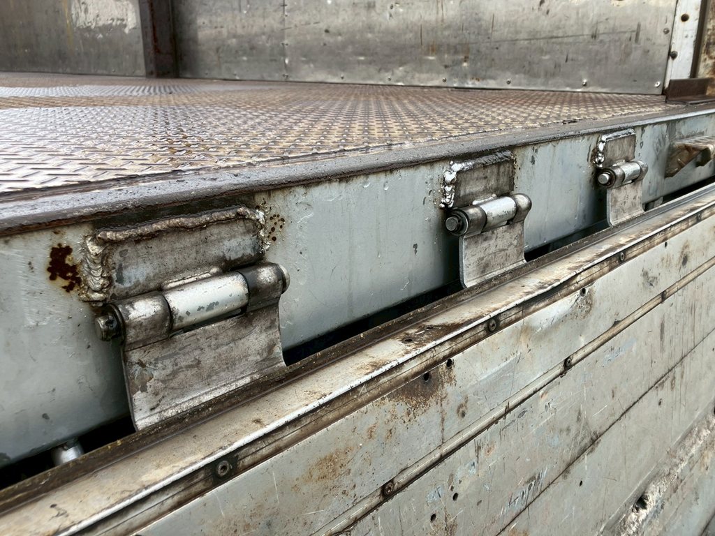 44|いすゞ ギガ QKG-CYM77Aの写真44