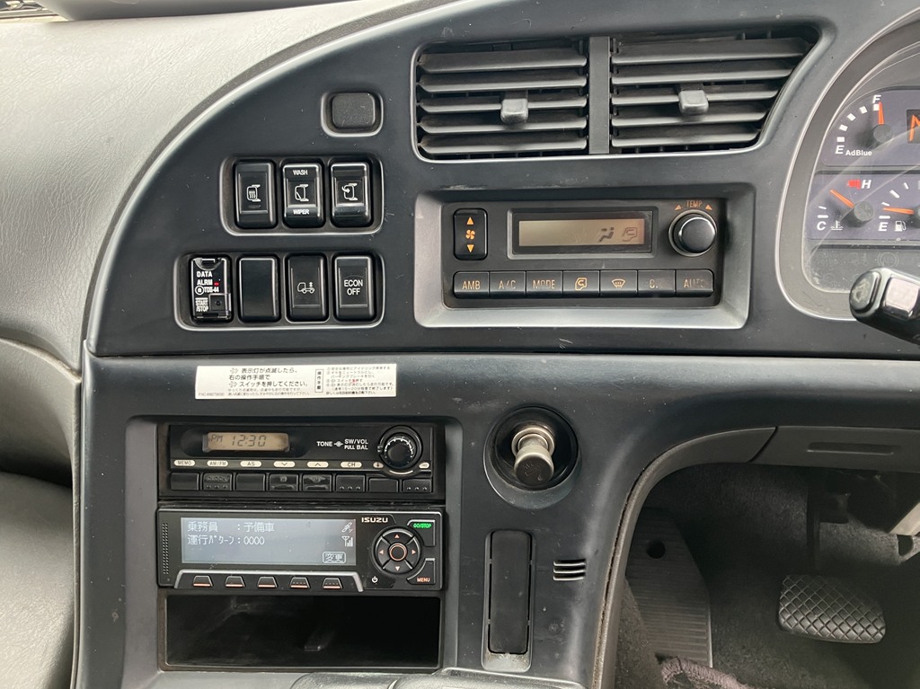 49|いすゞ ギガ QKG-CYM77Aの写真49