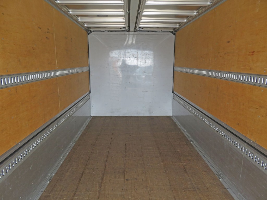 いすゞ フォワード 2RG-FRR90S2(2WD)の写真9