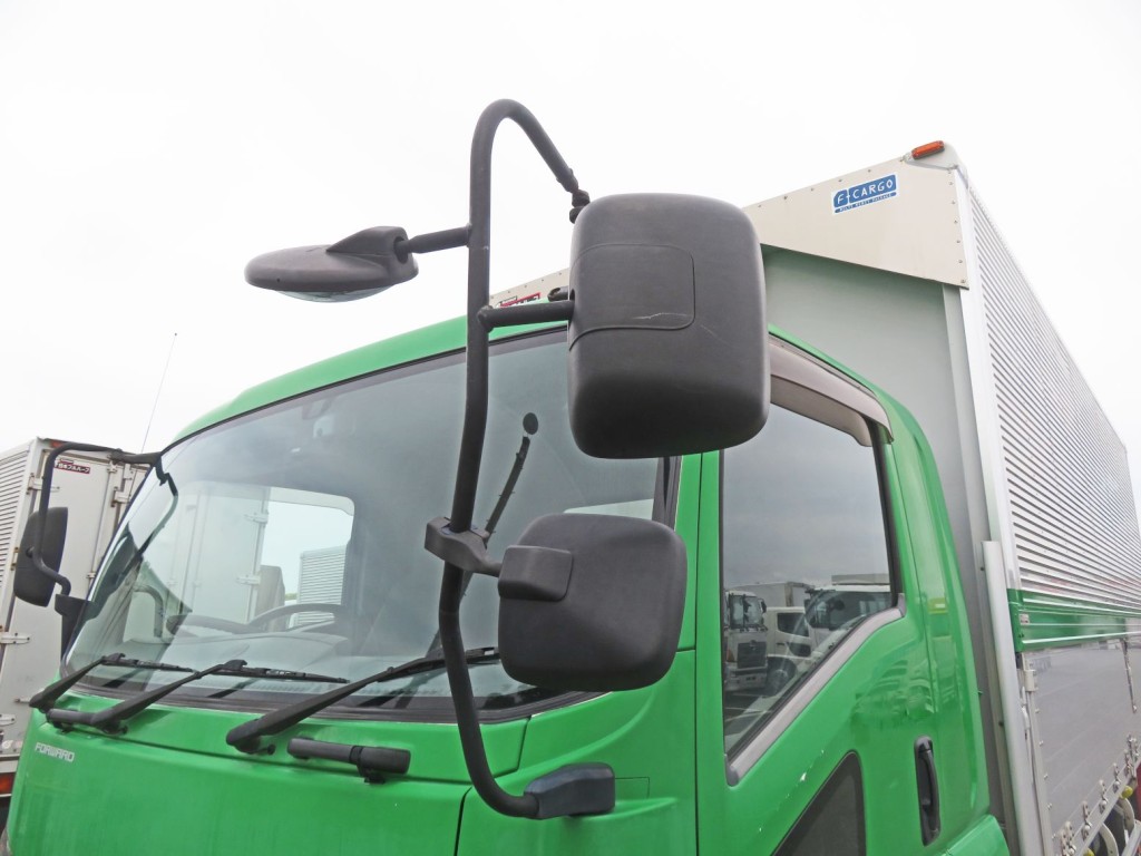 ミラーステーにサビがあります。|いすゞ フォワード 2RG-FRR90S2(2WD)の写真19