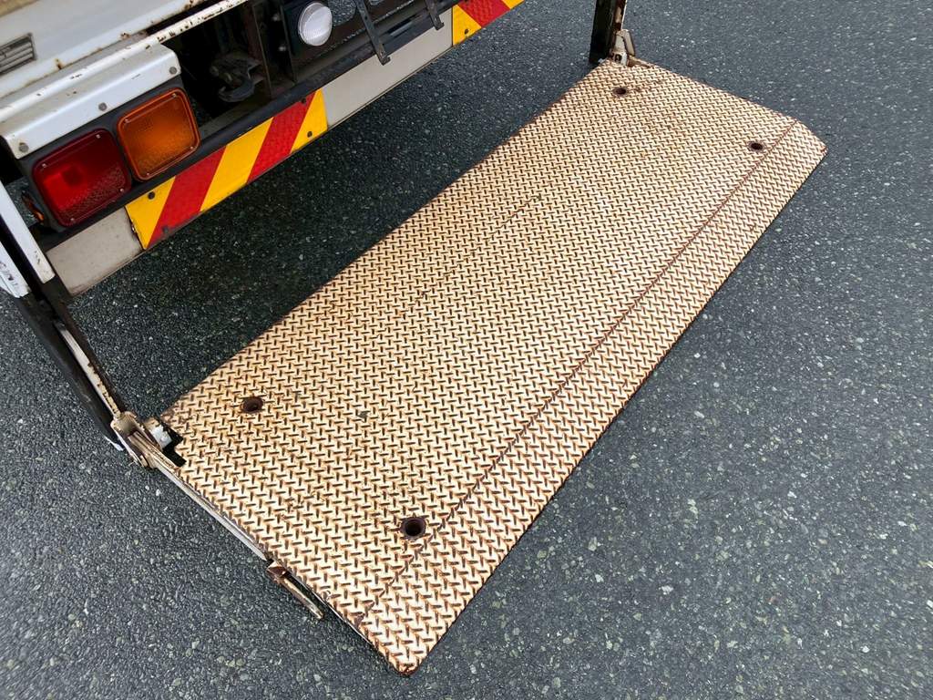 11|いすゞ フォワード TKG-FRR90S1(2WD)の写真11