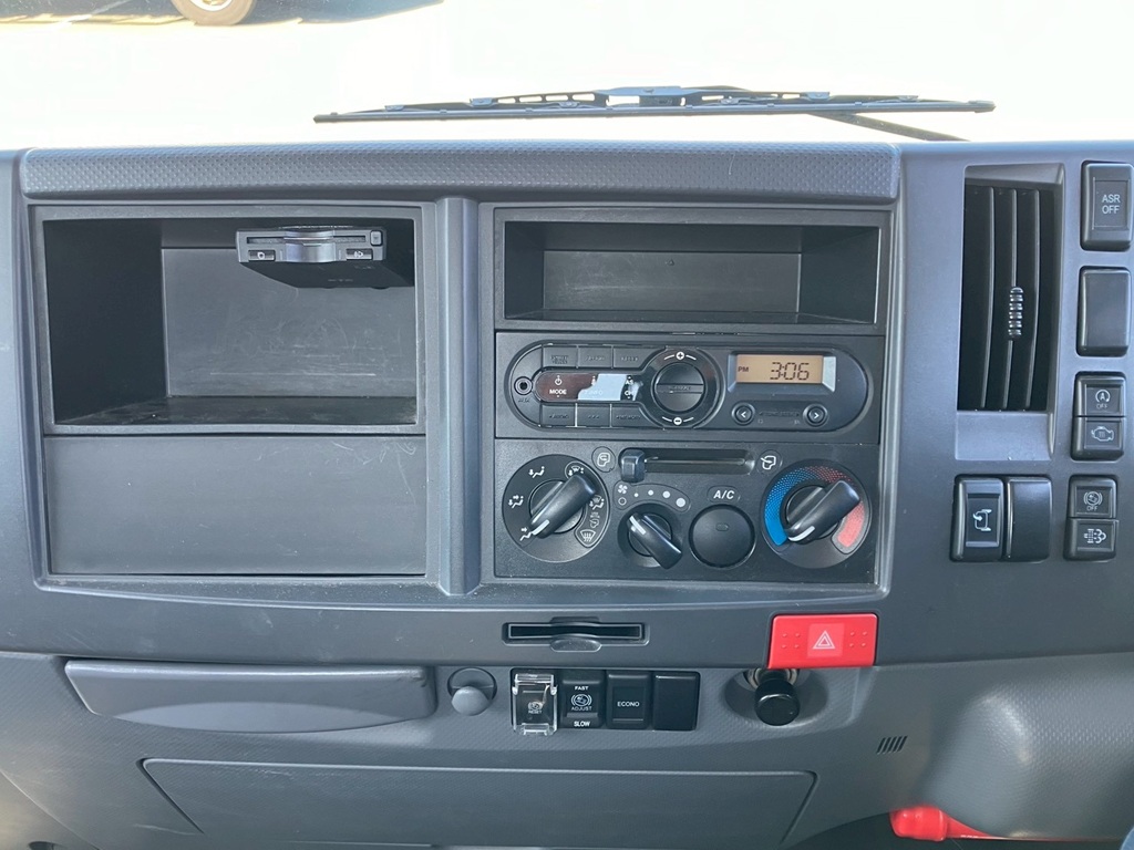 33|いすゞ エルフ TRG-NPR85AR(2WD)の写真33