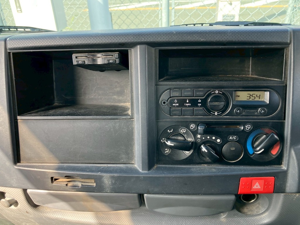 31|いすゞ エルフ TPG-NKR85AD(2WD)の写真31