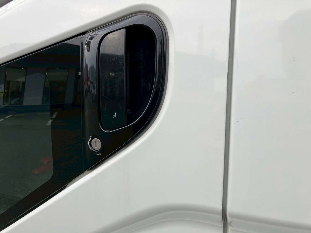 三菱 ファイター 2KG-FK65F(2WD)の写真18