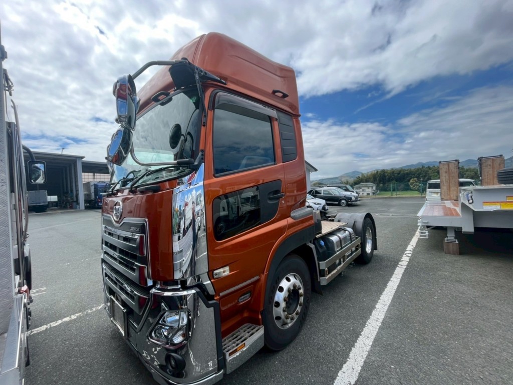 UDトラックス  2PG-GK5AABの写真1