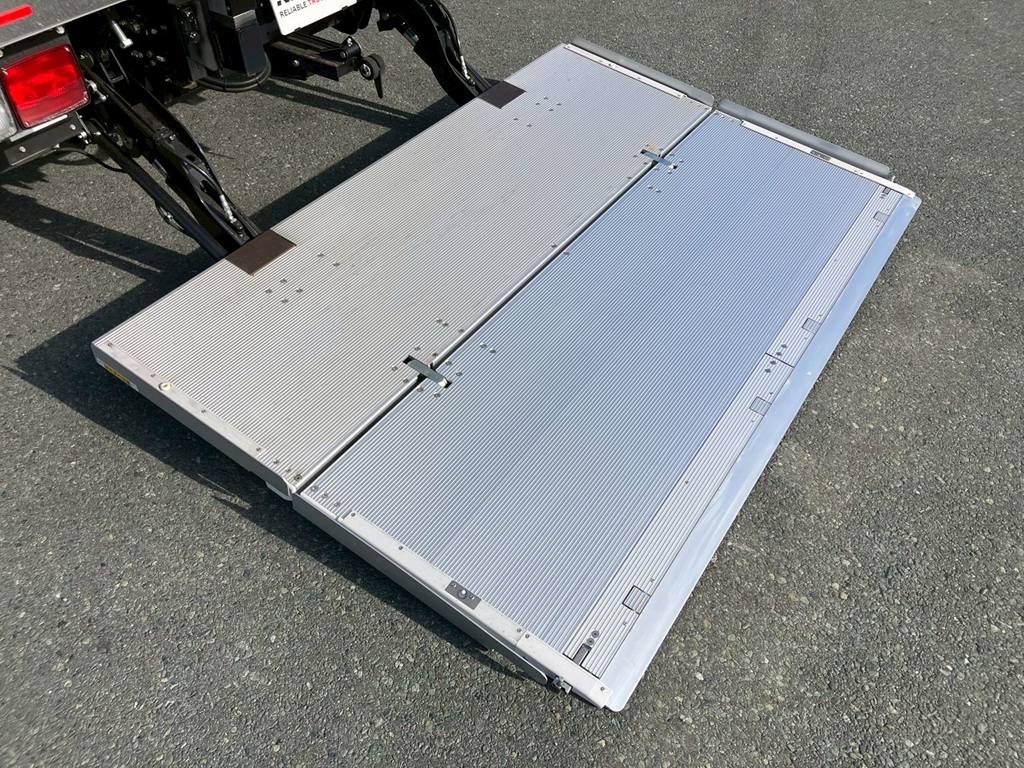 いすゞ フォワード 2PG-FRR90T4(2WD)の写真13