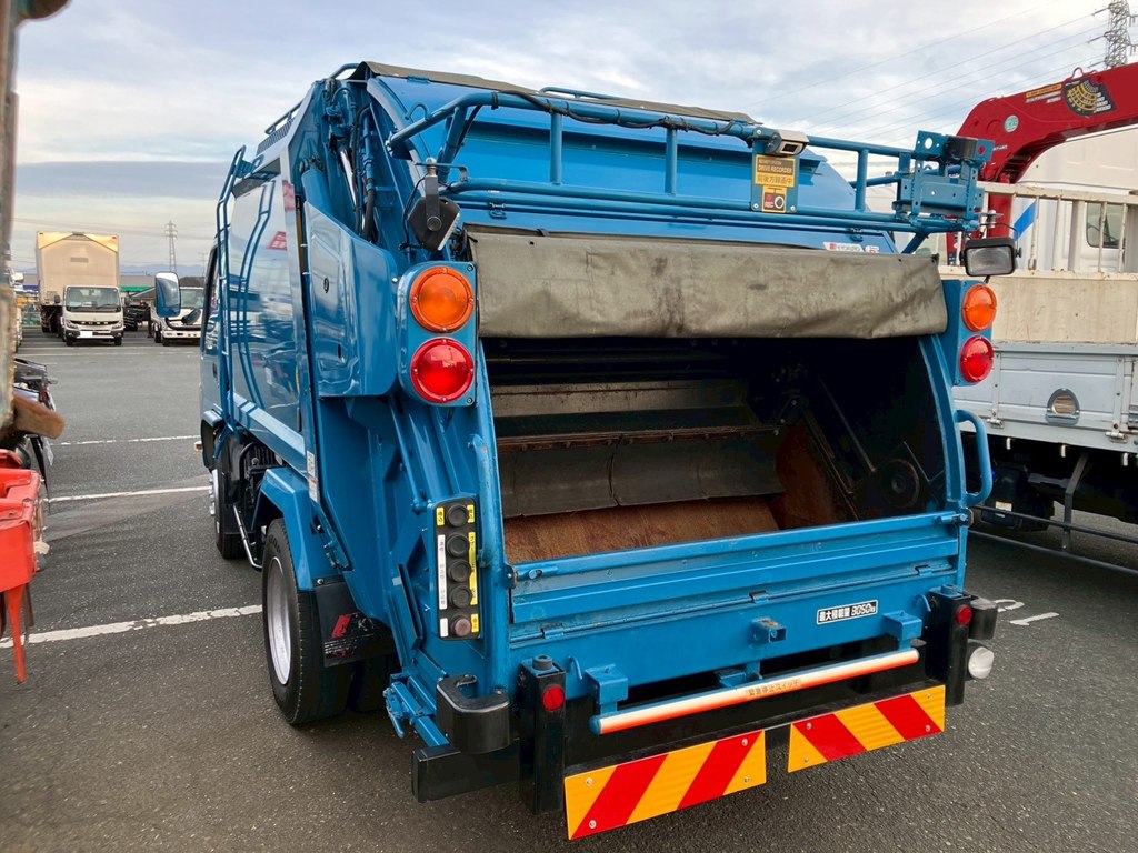3|いすゞ エルフ TPG-NKR85N(2WD)の写真3