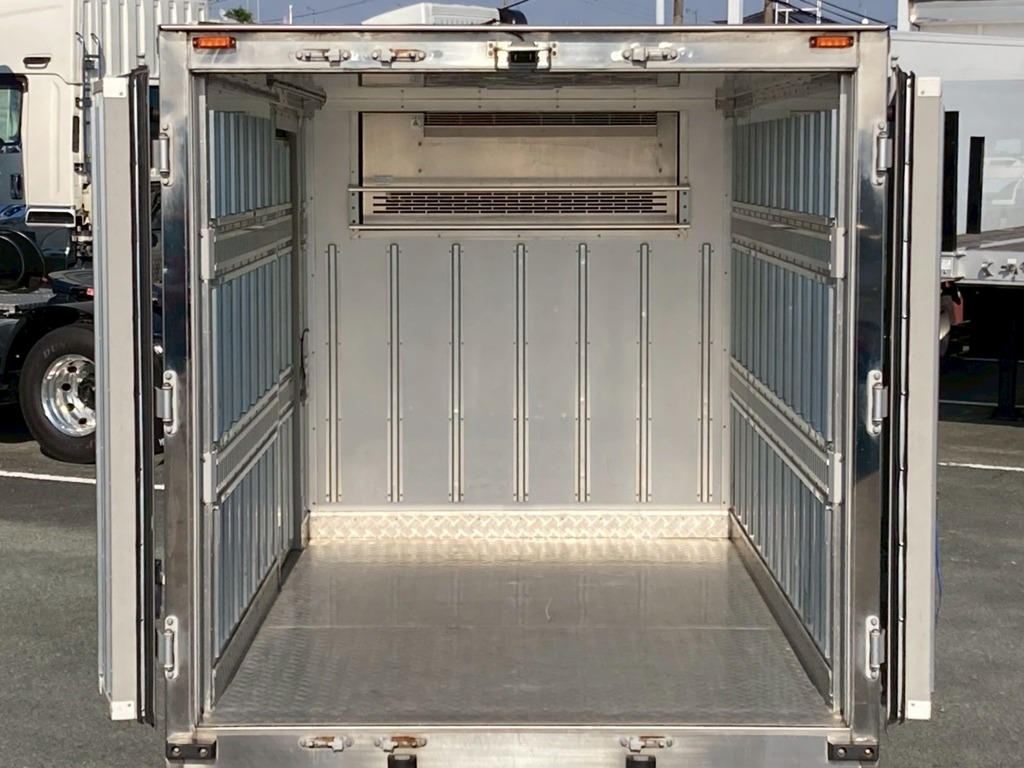 9|いすゞ エルフ TPG-NMR85AN(2WD)の写真9