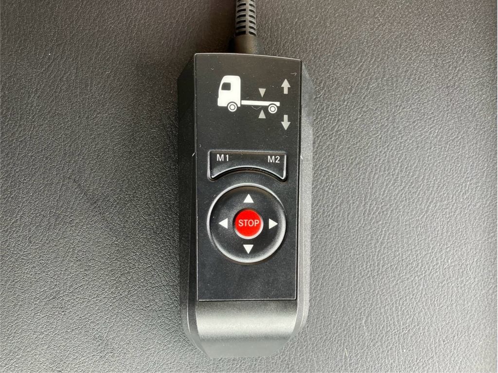 エアサスのコントローラーです。|三菱 ファイター 2KG-FK65F(2WD)の写真19