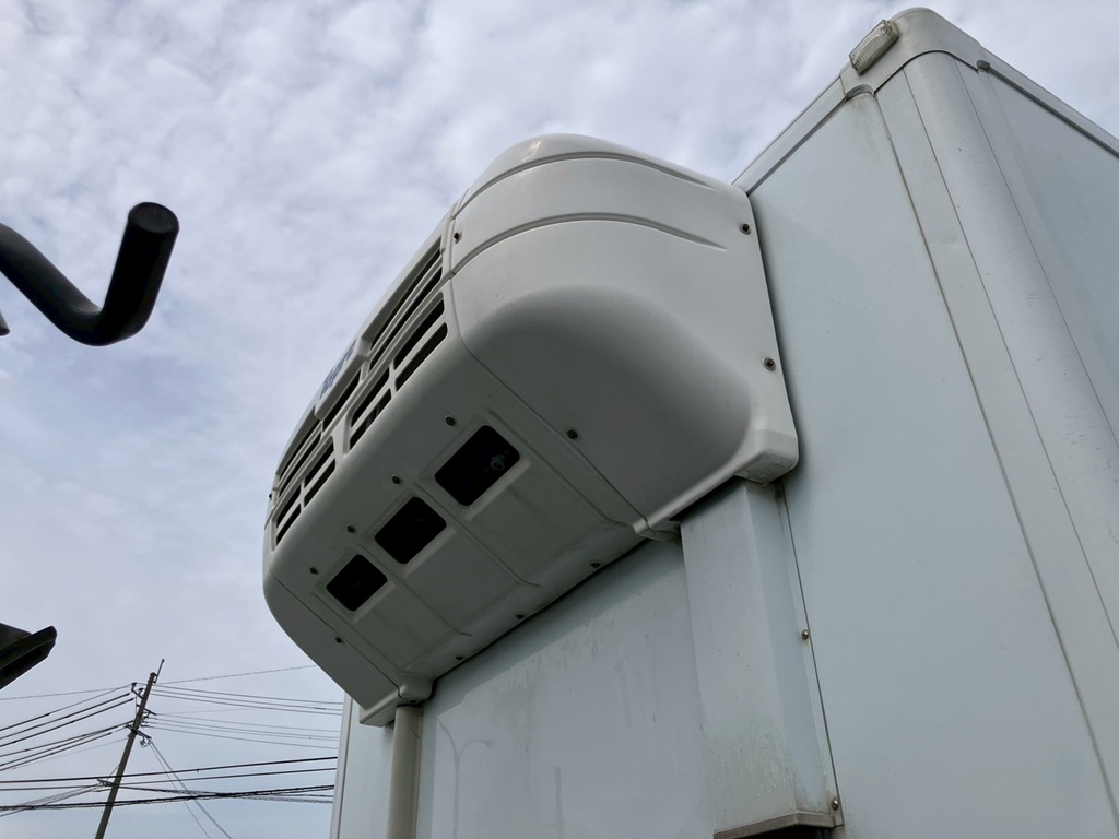 冷凍機です。(直冷式)|三菱 ファイター TKG-FK74F(2WD)の写真12