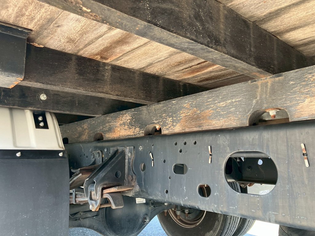 シャーシとネタの状態です。|いすゞ フォワード 2PG-FRR90S2(2WD)の写真6