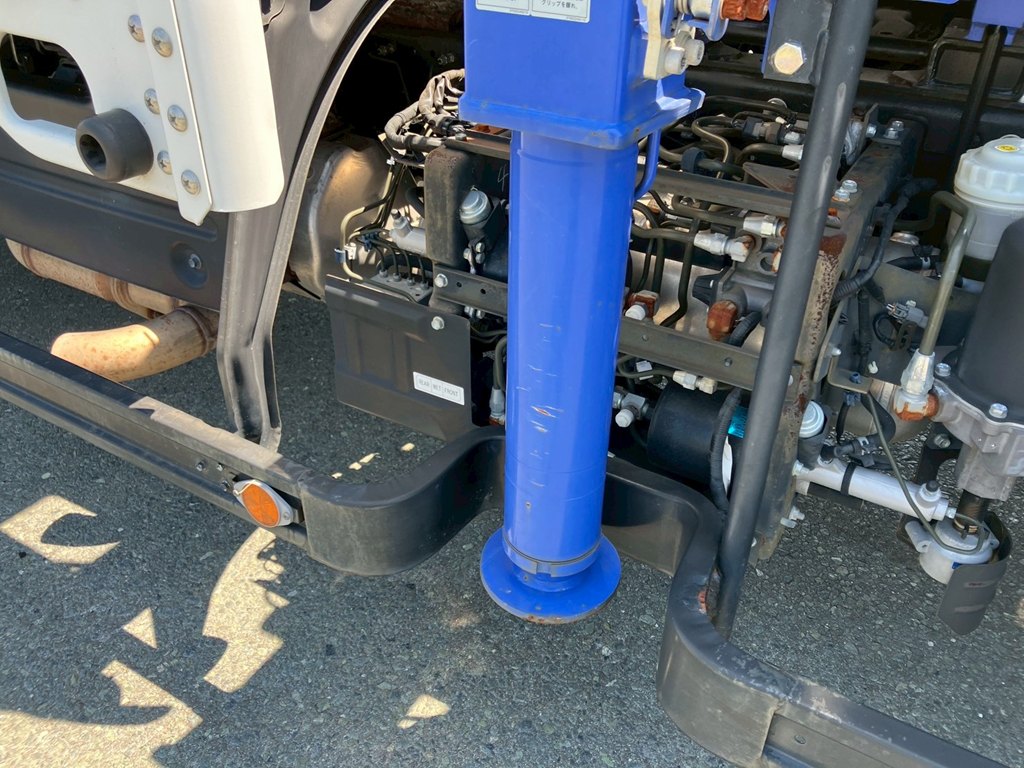 アウトリガーにスリ傷があります。|いすゞ フォワード 2PG-FRR90S2(2WD)の写真18