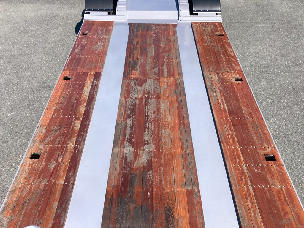 前方から後方を見た床板状態です。|トレクス PMR341ABの写真14