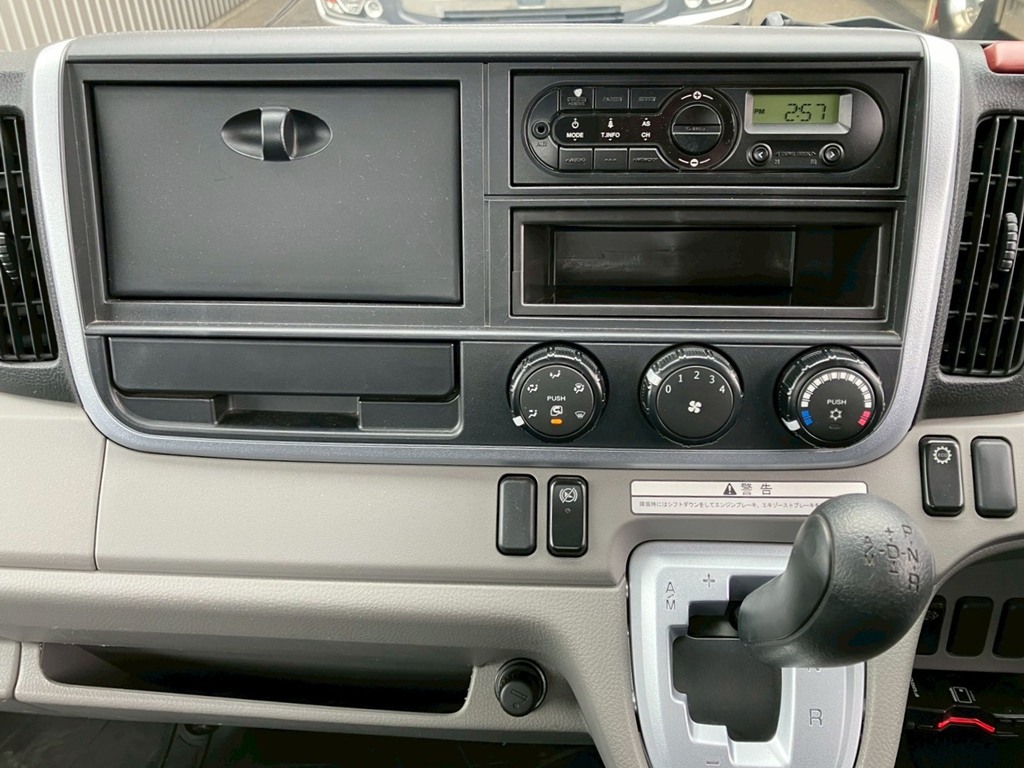 三菱 キャンター TPG-FEB80(2WD)の写真45