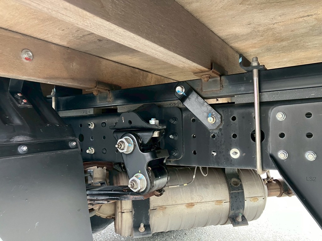 シャーシとネタの状態です。|三菱 キャンター 2PG-FEAV0(2WD)の写真6