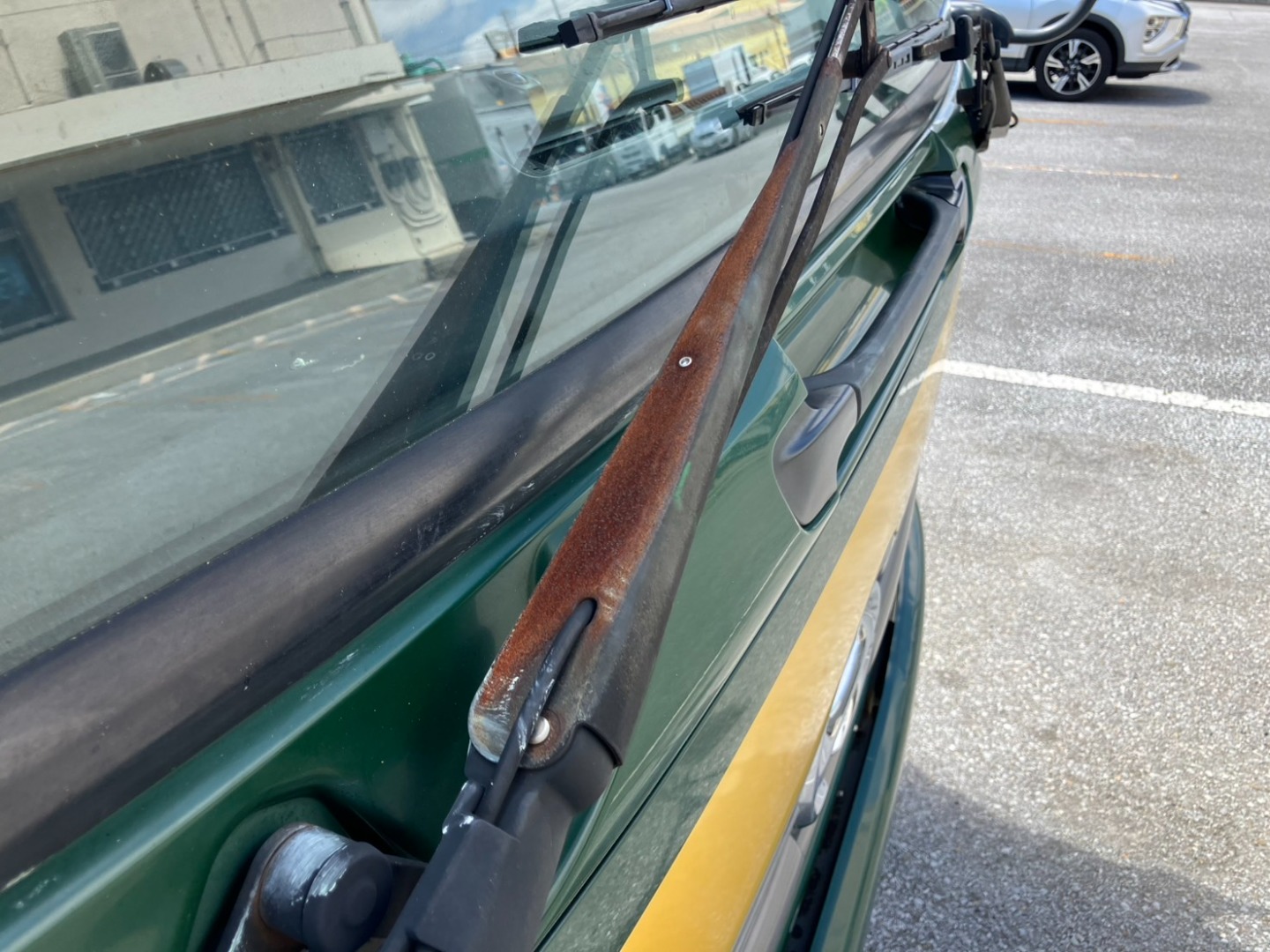 運転席側ワイパーに、サビがあります。|日野 レンジャー TKG-GC9JKAAの写真30