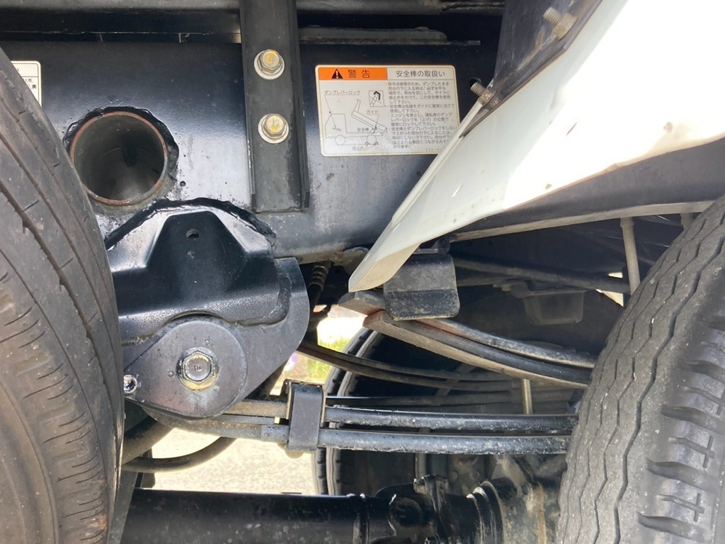 リーフサスです。|日野 デュトロ 2RG-XZU630T(2WD)の写真5