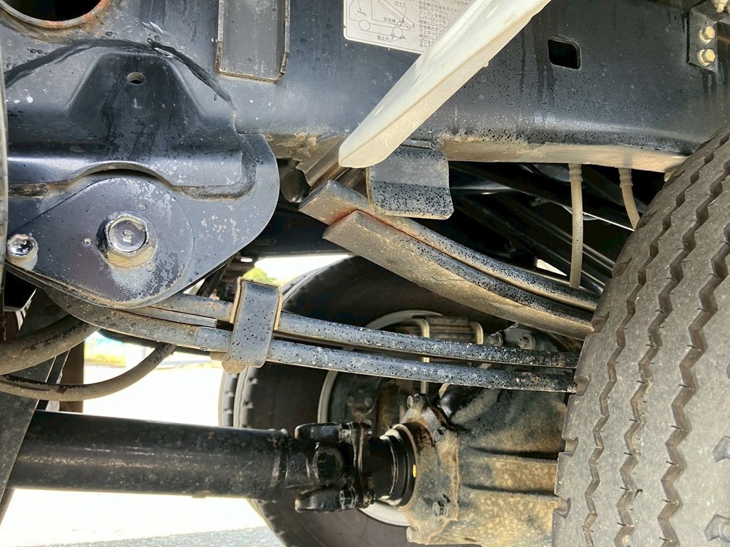 リーフサスです。|日野 デュトロ 2RG-XZU630T(2WD)の写真5
