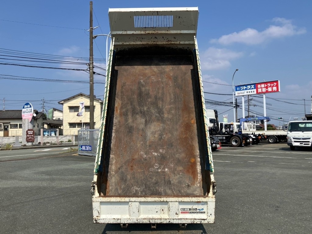 床は鉄板です。|日野 デュトロ 2RG-XZU630T(2WD)の写真8