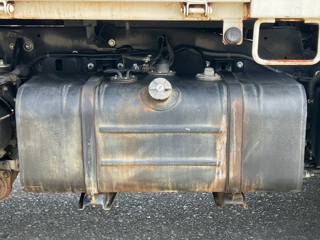 燃料タンクは80Lです。|日野 デュトロ 2RG-XZU630T(2WD)の写真34