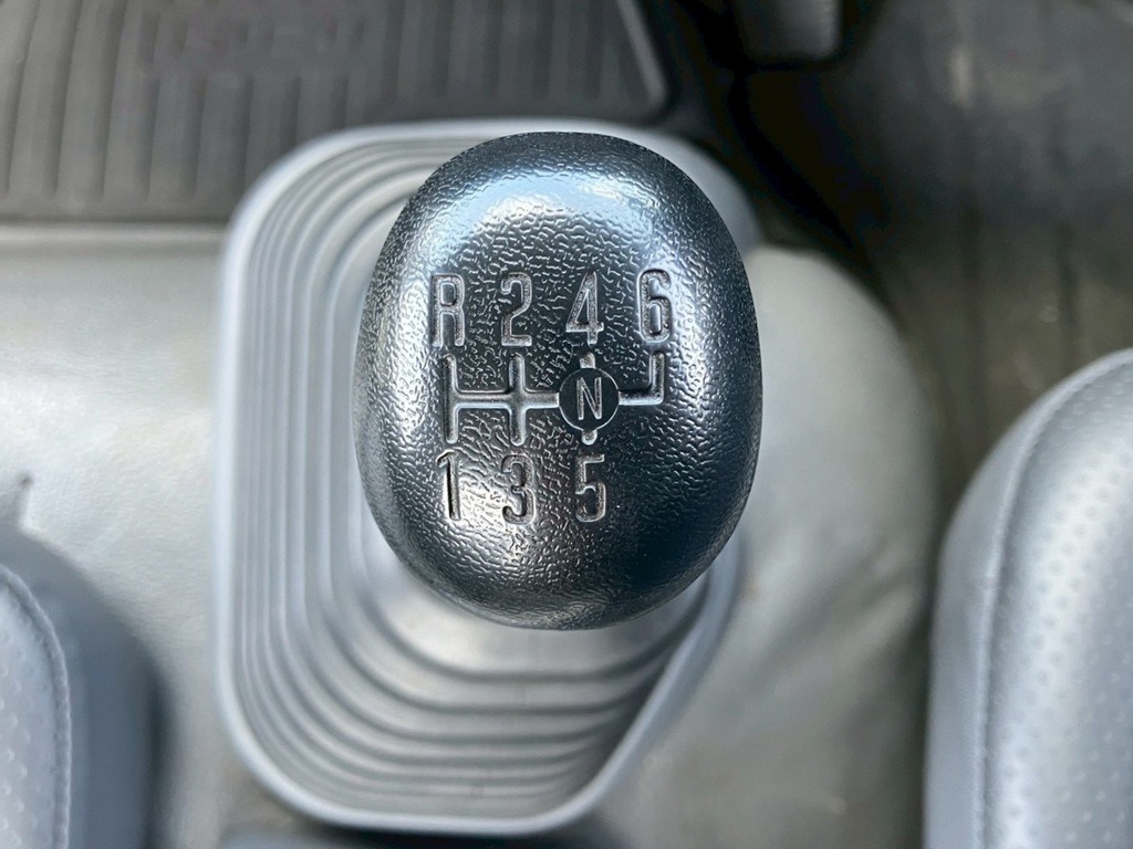 MT6速です。|いすゞ フォワード TKG-FRR90S1(2WD)の写真38