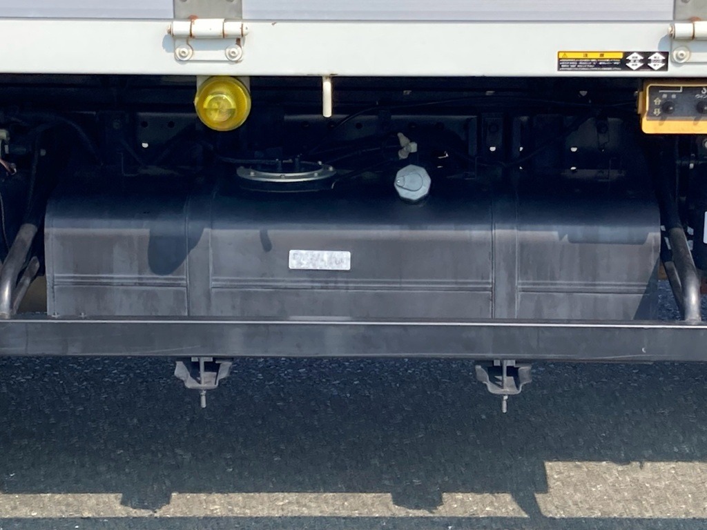 燃料タンクは100Lです。|三菱 キャンター TPG-FEB80(2WD)の写真29
