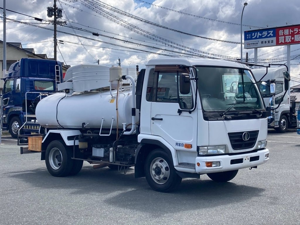 2|UDトラックス コンドル BDG-MK36C(2WD)の写真2