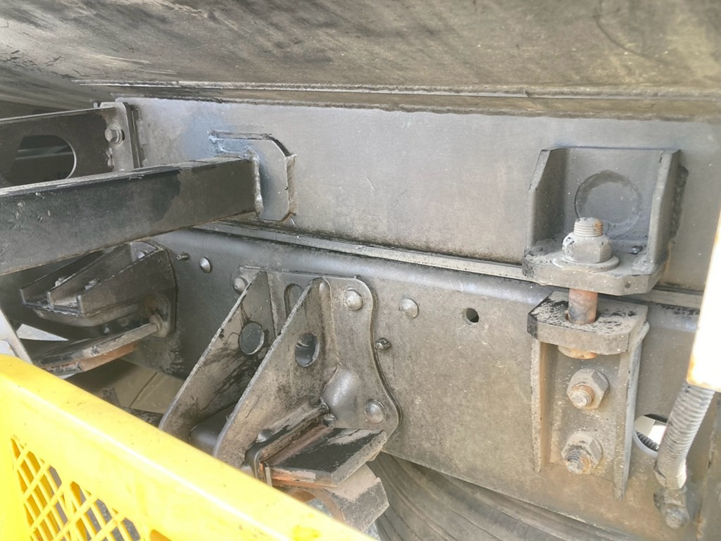 6|UDトラックス コンドル BDG-MK36C(2WD)の写真6