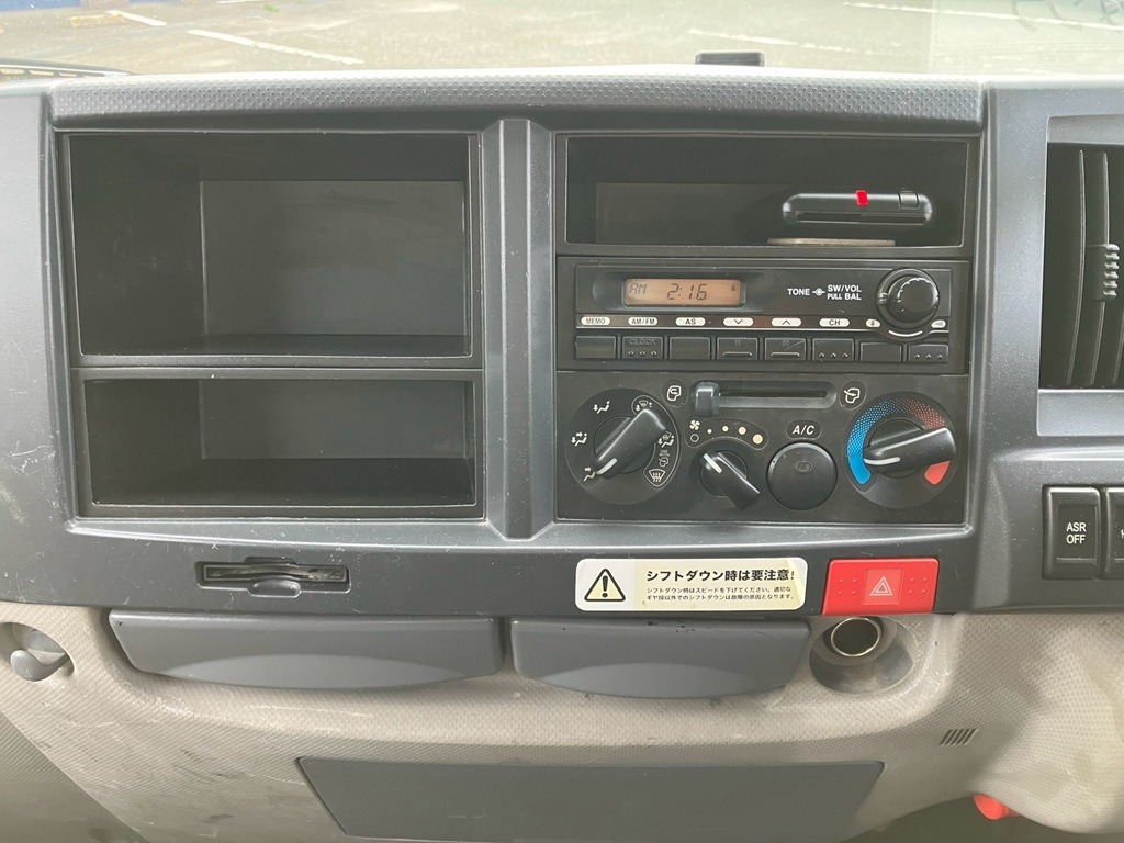 32|いすゞ エルフ TKG-NJR85AN(2WD)の写真32