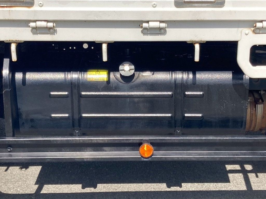 燃料タンクは100Lです。|日野 デュトロ TKG-XZU650M(2WD)の写真33
