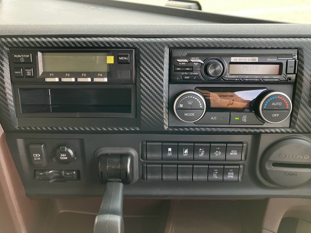インパネ周りの状態です。|日野 プロフィア 2DG-FW1AHCの写真29