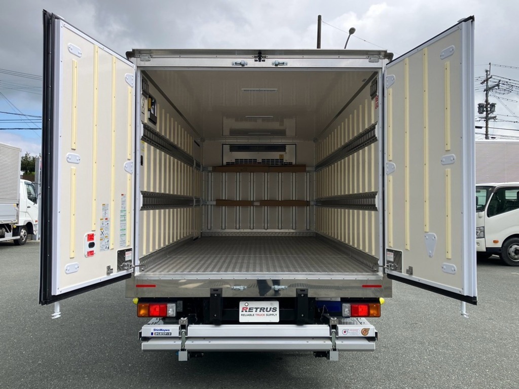 リヤドアは90度ストッパー付きです。|日野 デュトロ 2WG-XZU713N(2WD)の写真9