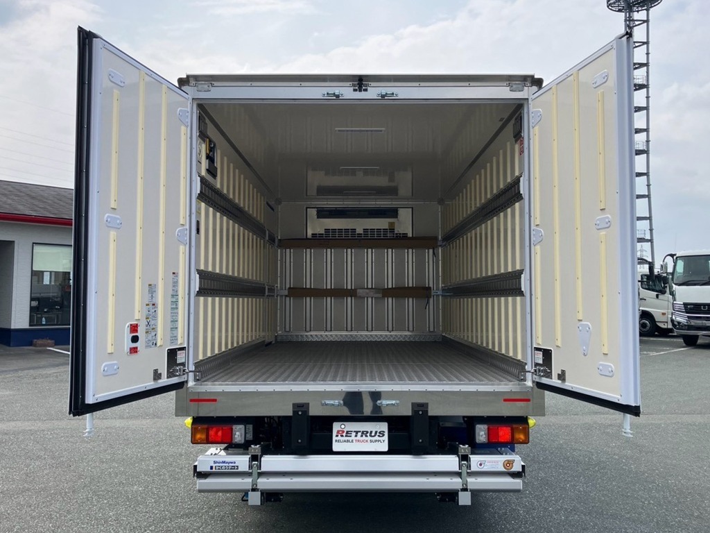 リヤドアは90度ストッパー付きです。|日野 デュトロ 2WG-XZU713N(2WD)の写真9
