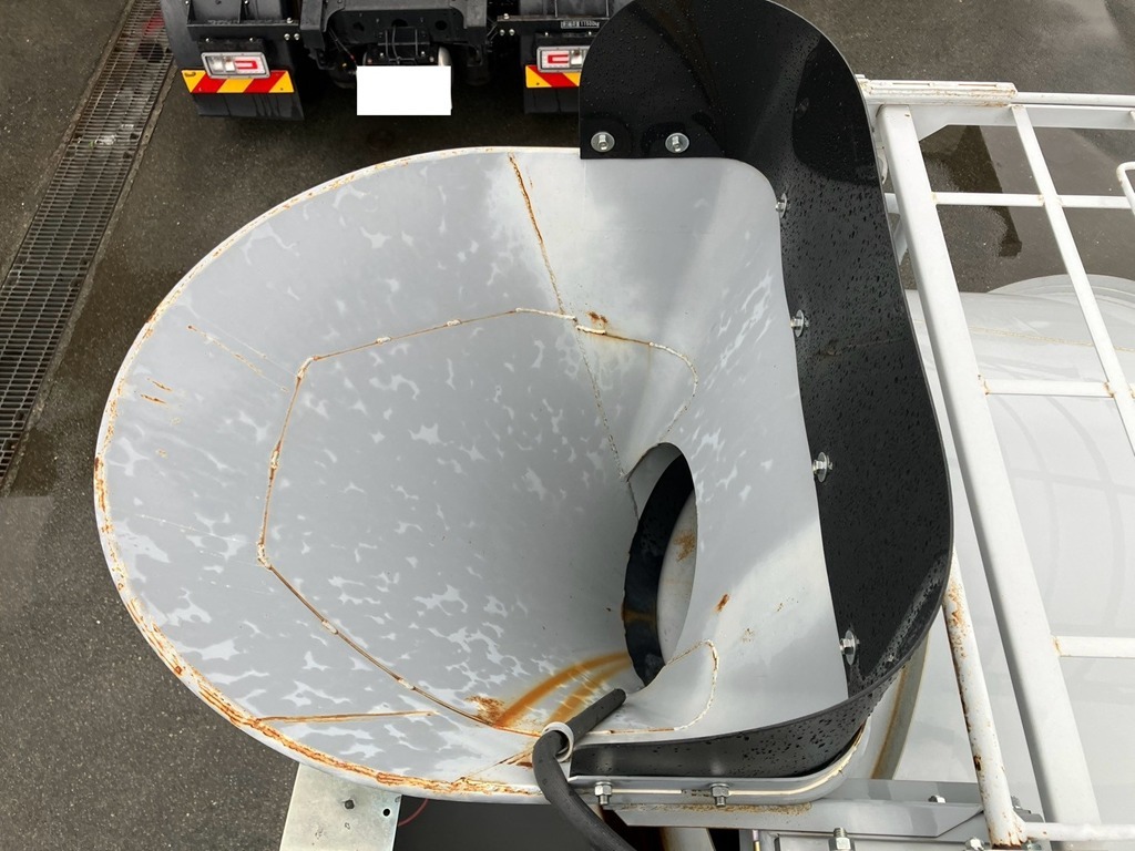 9|三菱 ファイター 2KG-FK72F(2WD)の写真9