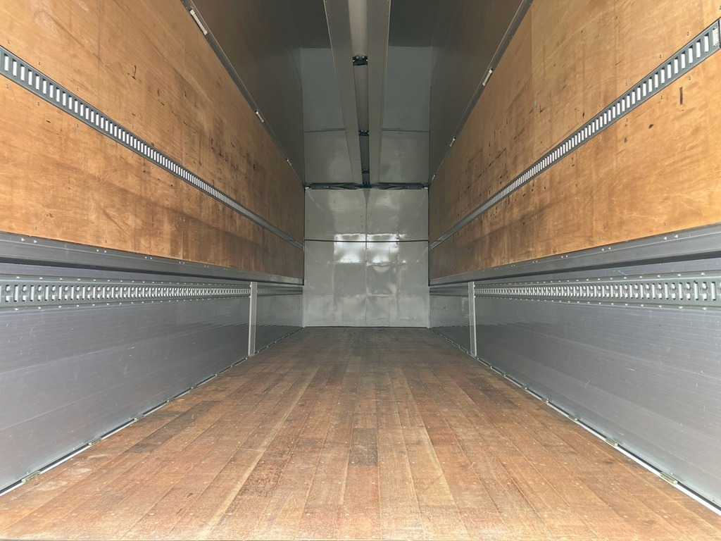 床は板張りです。|日野 プロフィア 2DG-FW1AHCの写真11